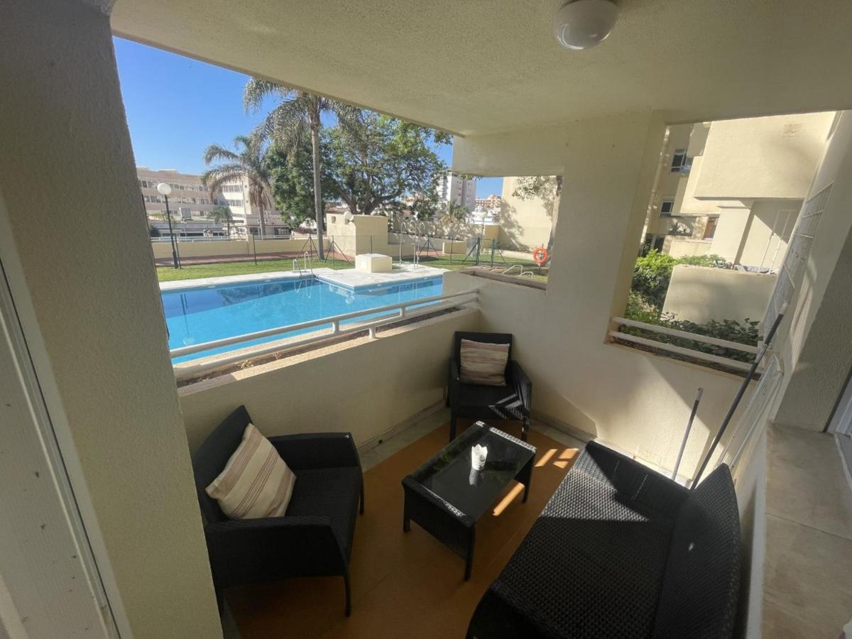 Apartamento En La Carihuela Con Piscina Y Parking, Al Lado De La Playa Διαμέρισμα Τορρεμολίνος Εξωτερικό φωτογραφία